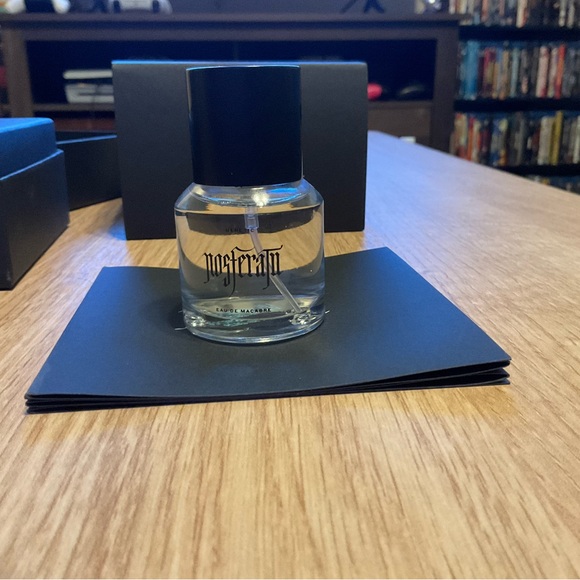 Nosferatu Eau de Macabre Perfume - Black Cap - Picture 6 of 6